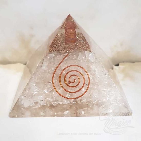 Pirâmide Orgonite quartzo