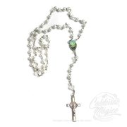 TERÇO DE SÃO BENTO PÉROLAS BRANCAS COM CAIXA