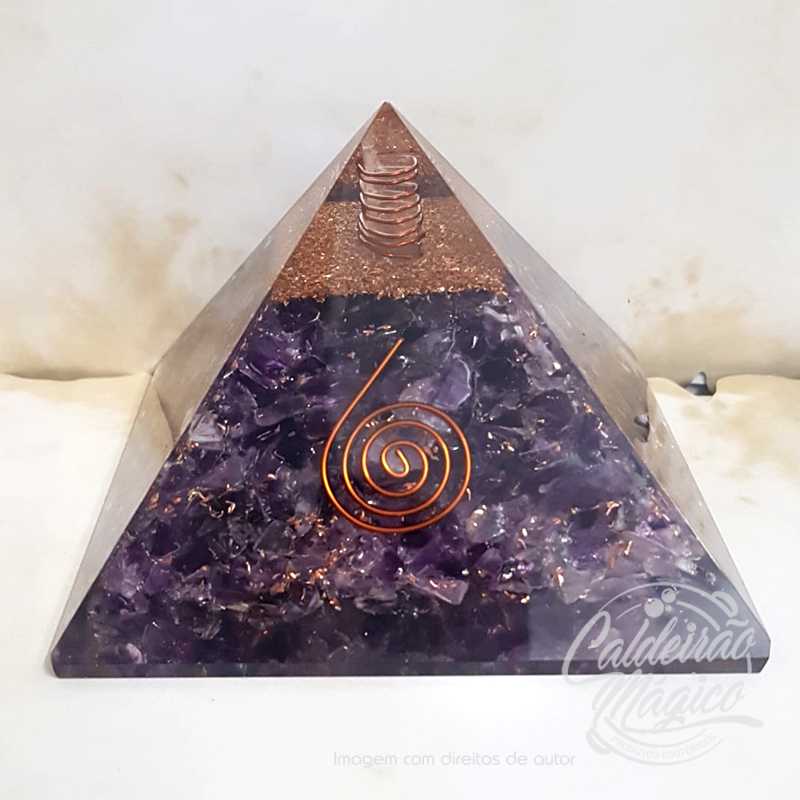 Pirâmide Orgonite Ametista 9x9